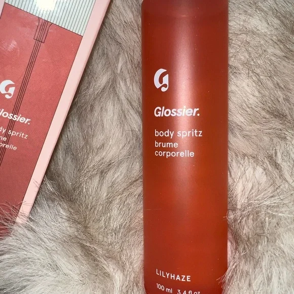 ⭐️NIB⭐️ Glossier Body Spray~ Lilyhaze~3.4oz Full Size - Picture 3 of 4